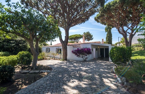 Vale do Lobo Villa | Traditional 3 bedroom villa with great pool in the heart of Vale do Lobo