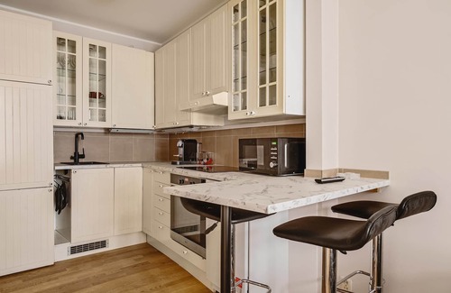 Bergen City Centre Apartment | Traditional Bergenhouse l Shared backyard l 24l7