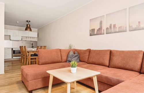 Bergen City Centre Apartment | Traditional Bergenhouse l Shared backyard l 24l7