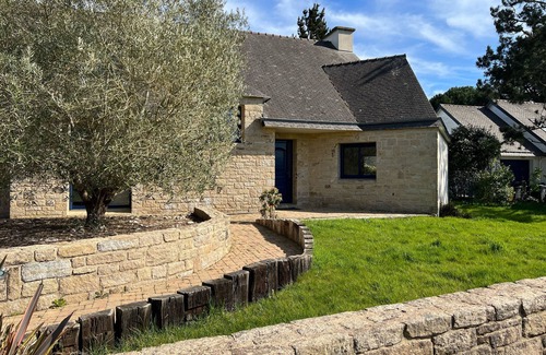 Morbihan House | Traditional Breton house with heated swimming pool 5min walk from the beach