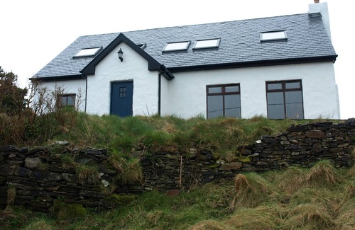 Dunfanaghy Cottage | Traditional luxury cottage, panoramic sea and mountain views Dunfanaghy