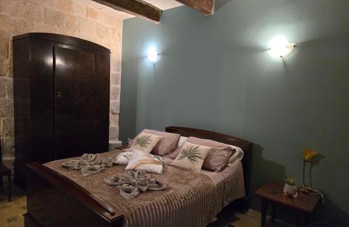 Floriana Apartment | Traditional Maltese Apartment in Floriana - Walk to Valletta, Capital City