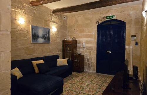 Floriana Apartment | Traditional Maltese Apartment in Floriana - Walk to Valletta, Capital City