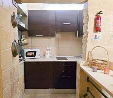 Floriana Apartment | Traditional Maltese Apartment in Floriana - Walk to Valletta, Capital City