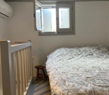 Little Venice Apartment | Traditional Myconian Studio in the heart of Chora