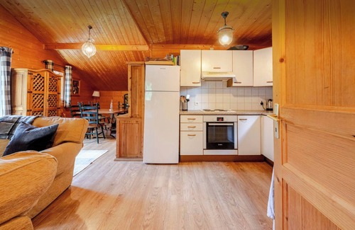 Chatel Ski Chalet | Traditional ski chalet. Close to Pre-la-Joux & Linga Ski lifts Sleeps 10+