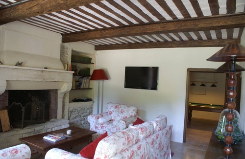 Eyragues Other | Traditional stone farmhouse sheltered by plane trees, charm, quiet, swimming pool