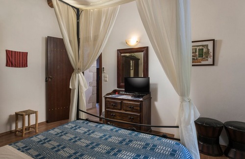 Maza Villa | Traditional Stone, Pool Villa with Wonderful Garden!