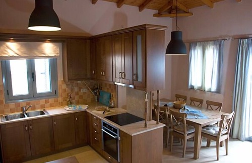 Kardamyli Villa | Traditional Villa in Proastio Near Kardamili Messinias