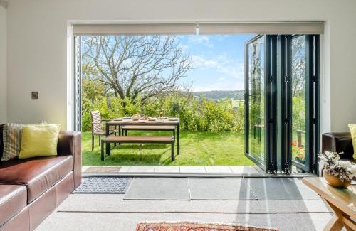 Newport East House | Trafalgar - Uk44982