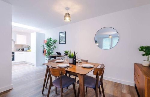 Old Trafford Apartment | Trafford Loft Summary