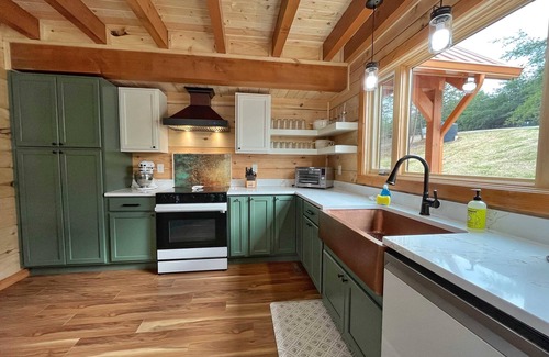 Rogers Cabin | Trail Run Inn | RRG | Gorgeous Views