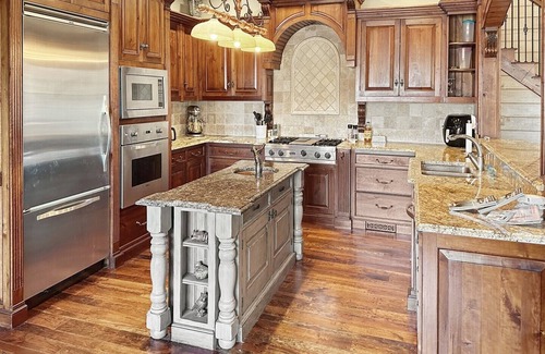 Bryson City Cabin | Trail's End - luxury custom home in a premiere lake community