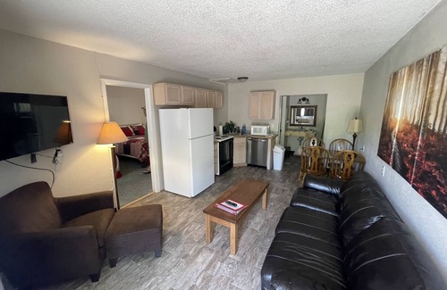 Hill City Hotel | Trails Inn Quadna Mountain Motel & RV