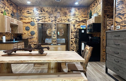 Newtown Cabin | Trailside Lodge | 10 Sec to Trail, Hot Tub + Fire Pit