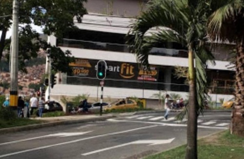 Buenos Aires House | Tram Ayacucho Buenos Aires, Medellin