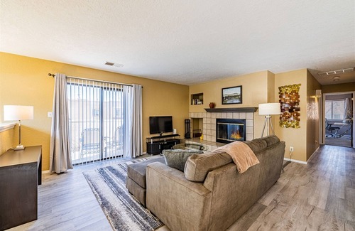 Cibola Addition House | Tramway Retreat 4D | 2 Bed, 2 Bath