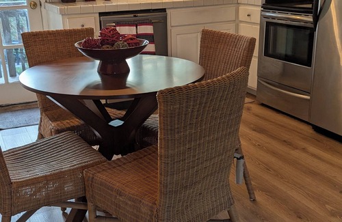 Healdsburg Condo | Tranquil 2-bedroom condo in Healdsburg with AC, WiFi