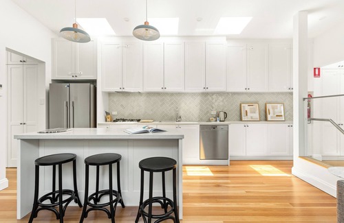 Randwick Apartment | Tranquil 2BR Unit near Hospitals & UNSW with King Beds, Balcony, and Free WiFi