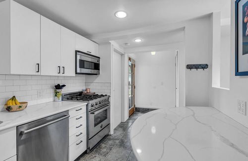 Asbury Park House | Tranquil 3-bedroom house with AC in Asbury Park