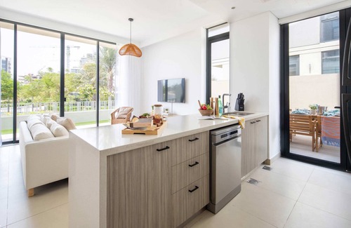 Dubai Villa | Tranquil 3BR Maid's Room Villa w Own Backyard