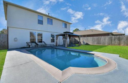 Cypress House | Tranquil 4-BR Oasis With Pool & Backyard Bliss!