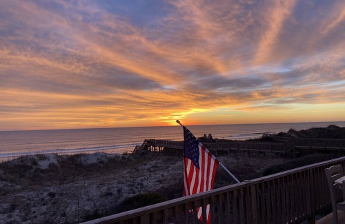 Currituck County House | Tranquil 7 bedroom oceanfront home JANUARY-MARCH nONLY!