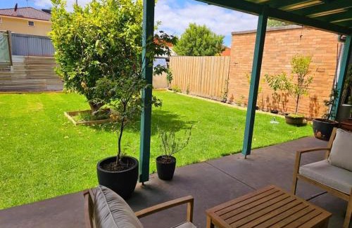 Oakleigh East House | Tranquil and cosy guest house
