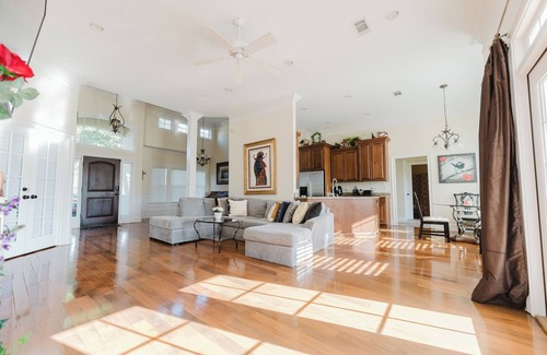 Albany House | Tranquil and Luxurious 3BR/2.5BA home in Albany