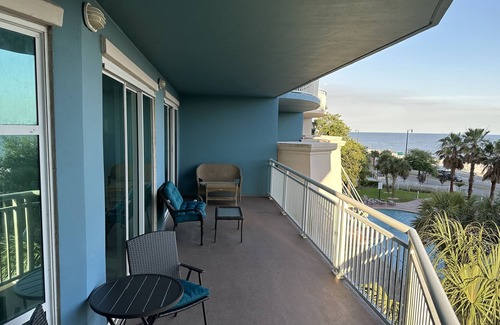 Gulfport Condo | Tranquil Beach Front 2Bed 2Bath Condo with large patio - Family Friendly