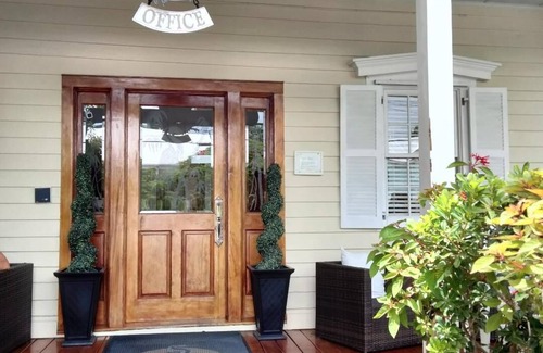 Key West Historic District Bed & Breakfast | Tranquil bed & breakfast with AC in Key West at Heron House
