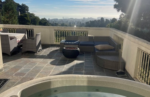 Burlingame Hills House | Tranquil Big and Bright 3-bedroom Burlingame Hills View Home