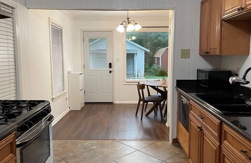 Skyview House | Tranquil Bungalow Home Near All the Fun in ATX