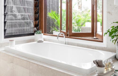 Ewingsdale Villa | Tranquil Byron Bay Villa, Hinterland Views - Vue 2