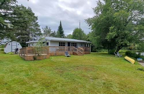 Ryerson Cottage | Tranquil, cozy cottage just steps from the river with miles of boating fun!