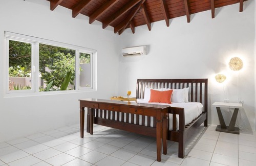 Moko House | Tranquil & Cozy Hideaway Pool BBQ Close to Beaches