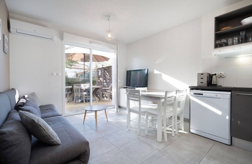 Serignan Villa | Tranquil Escape by the Sea