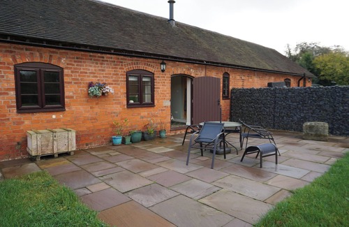 Billingsley Apartment | Tranquil Farlow Retreat, Sleeps 4 With Parking