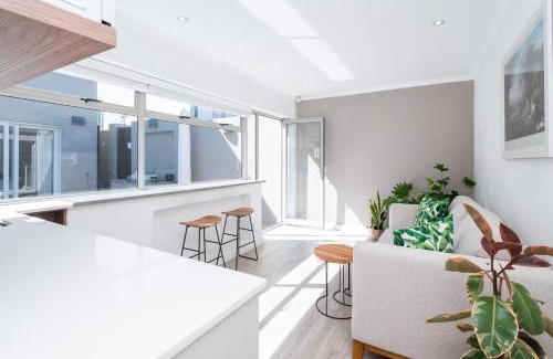 Sea Point Apartment | Tranquil Flatlet in Seapoint