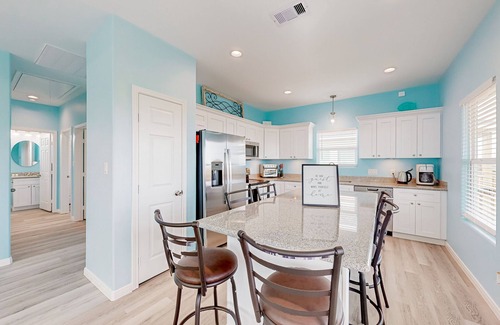 Gilchrist House | Tranquil Gulfside escape with deck, W/D, & amazing views - near beaches & trails