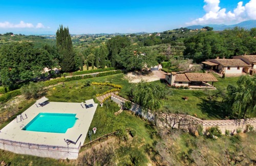 Selci House | Tranquil holiday home in Selci with swimming pool