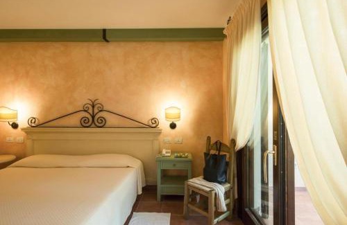 Pula Apartment | Tranquil Lantana Resort Hotel and Apartments 1-2km from Nora beach