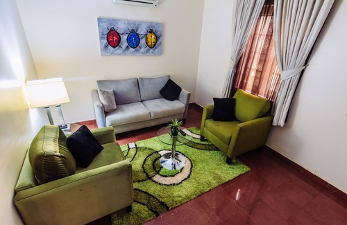 Utako Hotel | Tranquil Mews Hotel