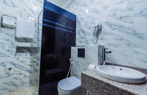 Utako Hotel | Tranquil Mews Hotel