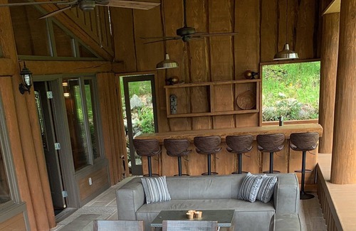 New Denver Cabin | Tranquil Mountain Lodge – Relax, Unwind & Reconnect