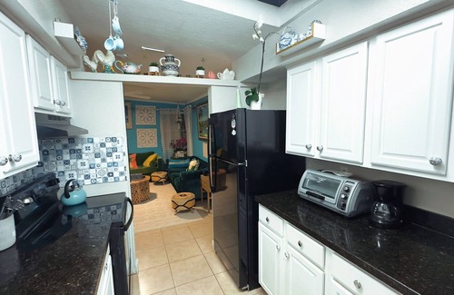 Fort Lauderdale House | Tranquil “nChula Vista” Beach Bungalow