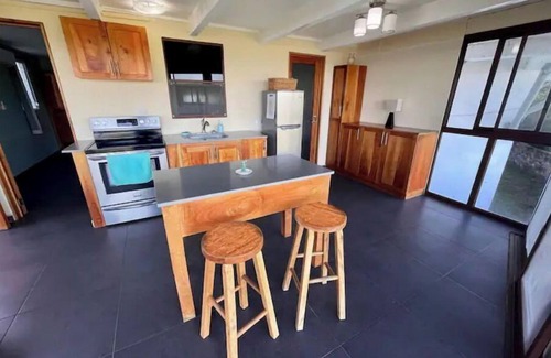 El Sunzal House | Tranquil Oceanview Guesthouse w/Luxurious Pool