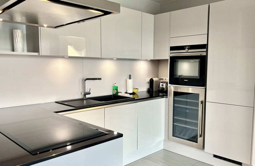Gasperich Apartment | Tranquil Oasis - Relax & Unwind