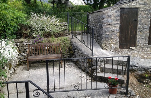 Tideswell Cottage | Tranquil Period Cottage On The Edge Of Tideswell, 5 mins stroll to centre.