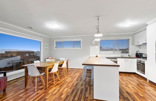Portarlington House | Tranquil Position with Bay View